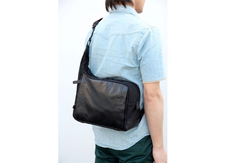 Artisan & Artist RR4-05C Leather Casual Camera Sling Bag