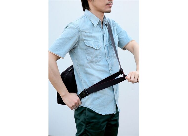 Artisan & Artist RR4-05C Leather Casual Camera Sling Bag