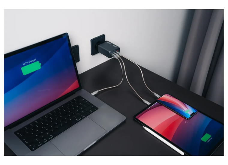 Verbatim GaN 4 Port Charger 200W