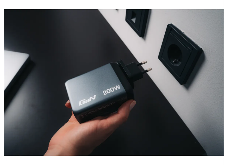 Verbatim GaN 4 Port Charger 200W