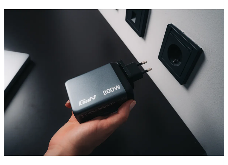 Verbatim GaN 4 Port Charger 200W