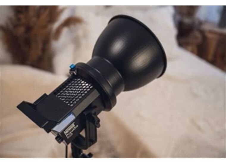 Newell LED LEUCHTE RGB PRAVAHA