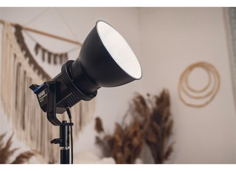 Newell LED LEUCHTE RGB PRAVAHA