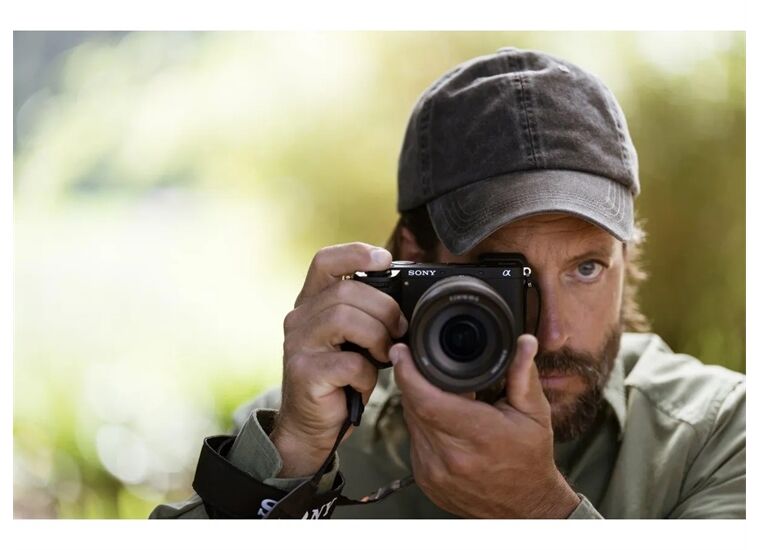 Sony ILCE-6700KB mit SELP-1650-IImm