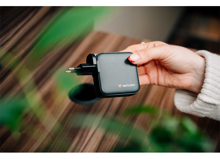 Verbatim Mini GaN Charger 100W Display