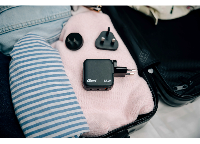 Verbatim Mini GaN Charger 65W Display